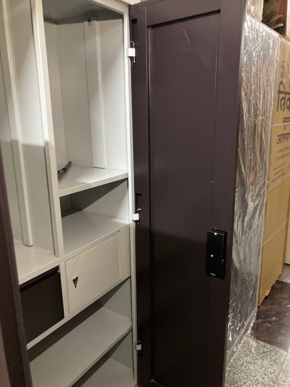 TREVANI SUPER ALMIRAH 42D1HWU